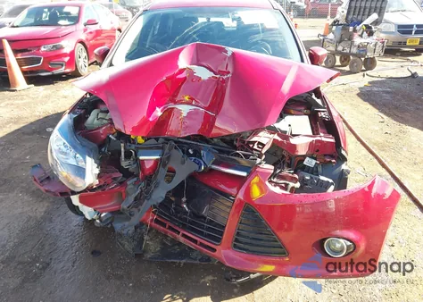 2013 Ford Focus Titanium z USA, uszkodzony, nr VIN 1FADP3N23DL361175